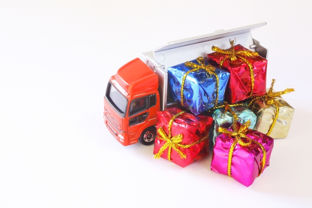 おもちゃのトラックとプレゼント